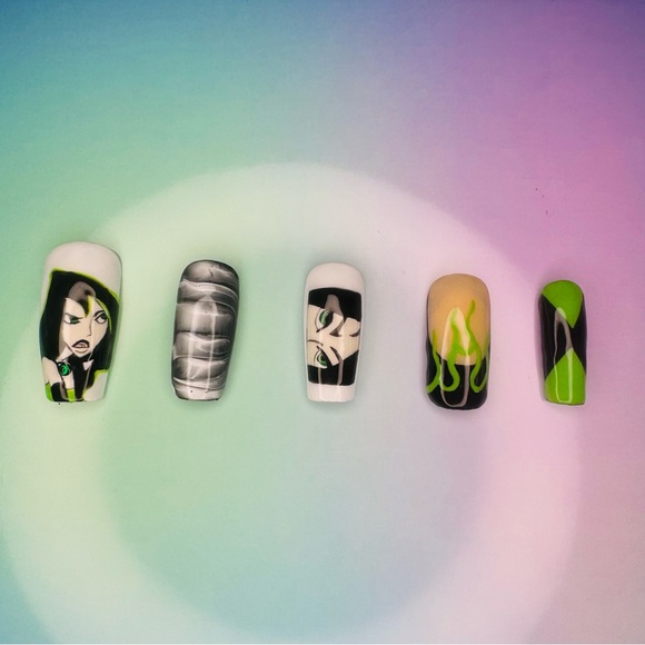 Shego press on nails.